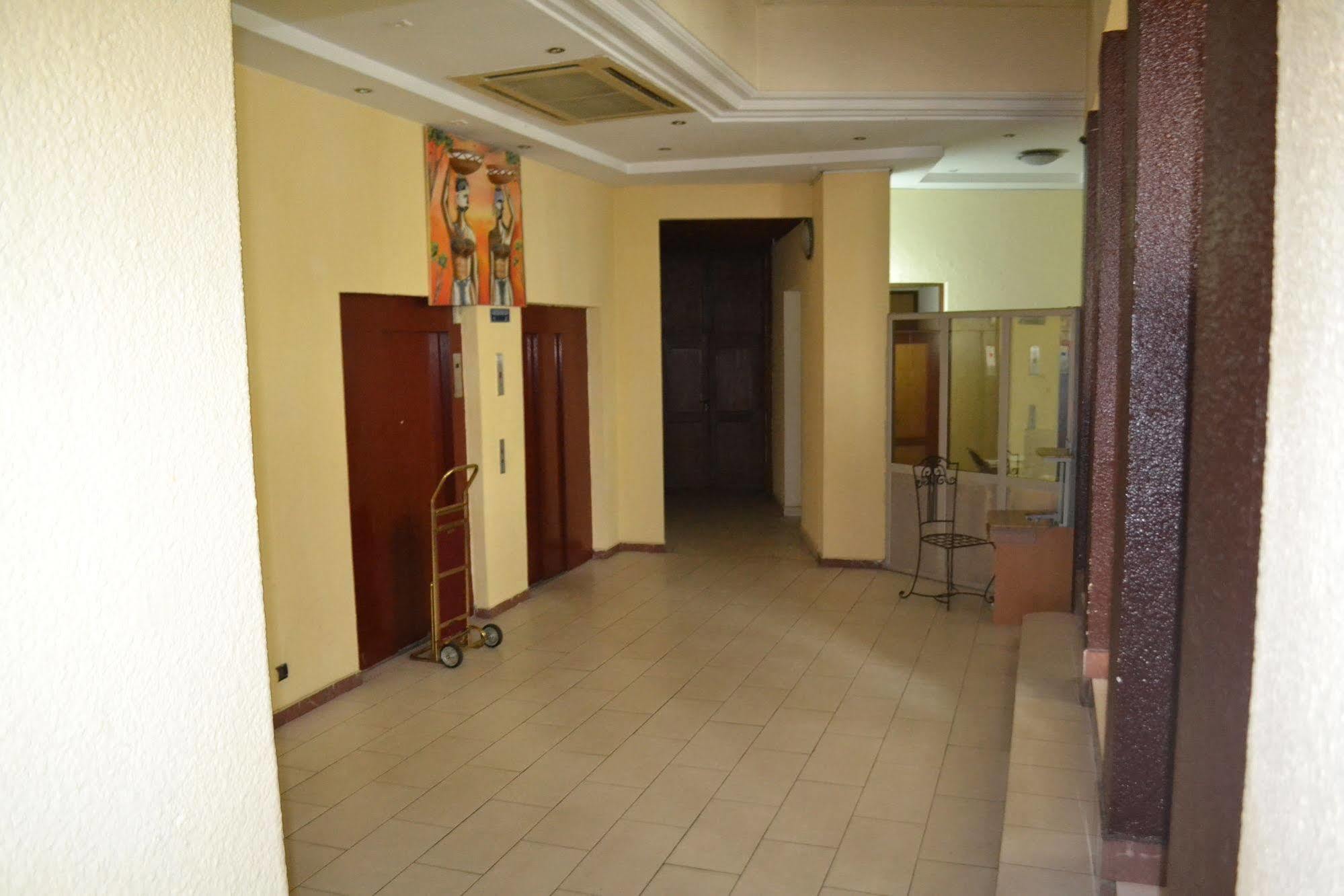 Hotel Akena City Bonabéri Extérieur photo