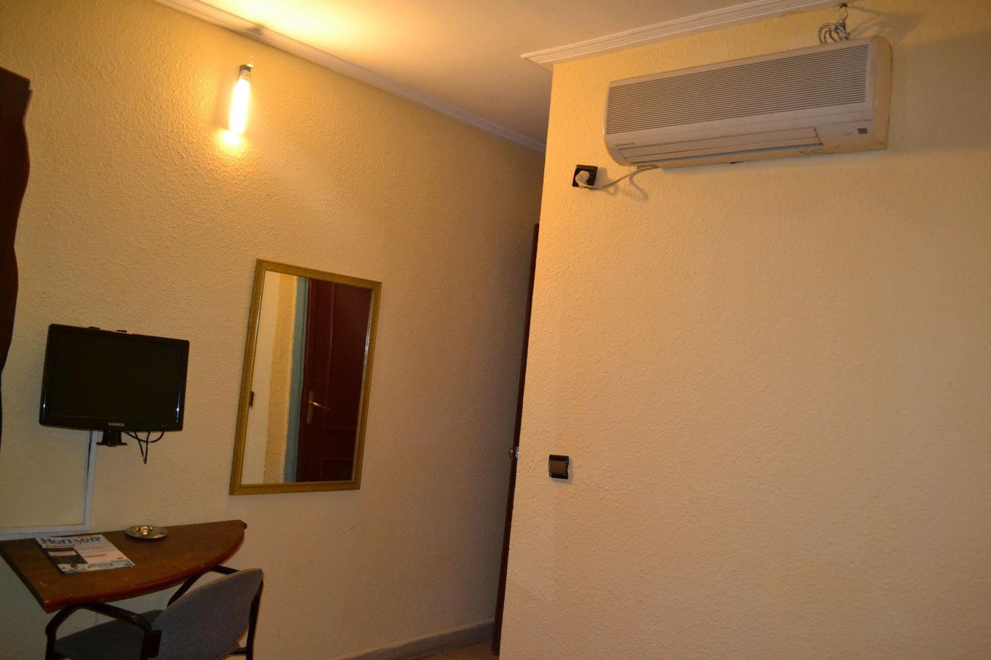 Hotel Akena City Bonabéri Extérieur photo