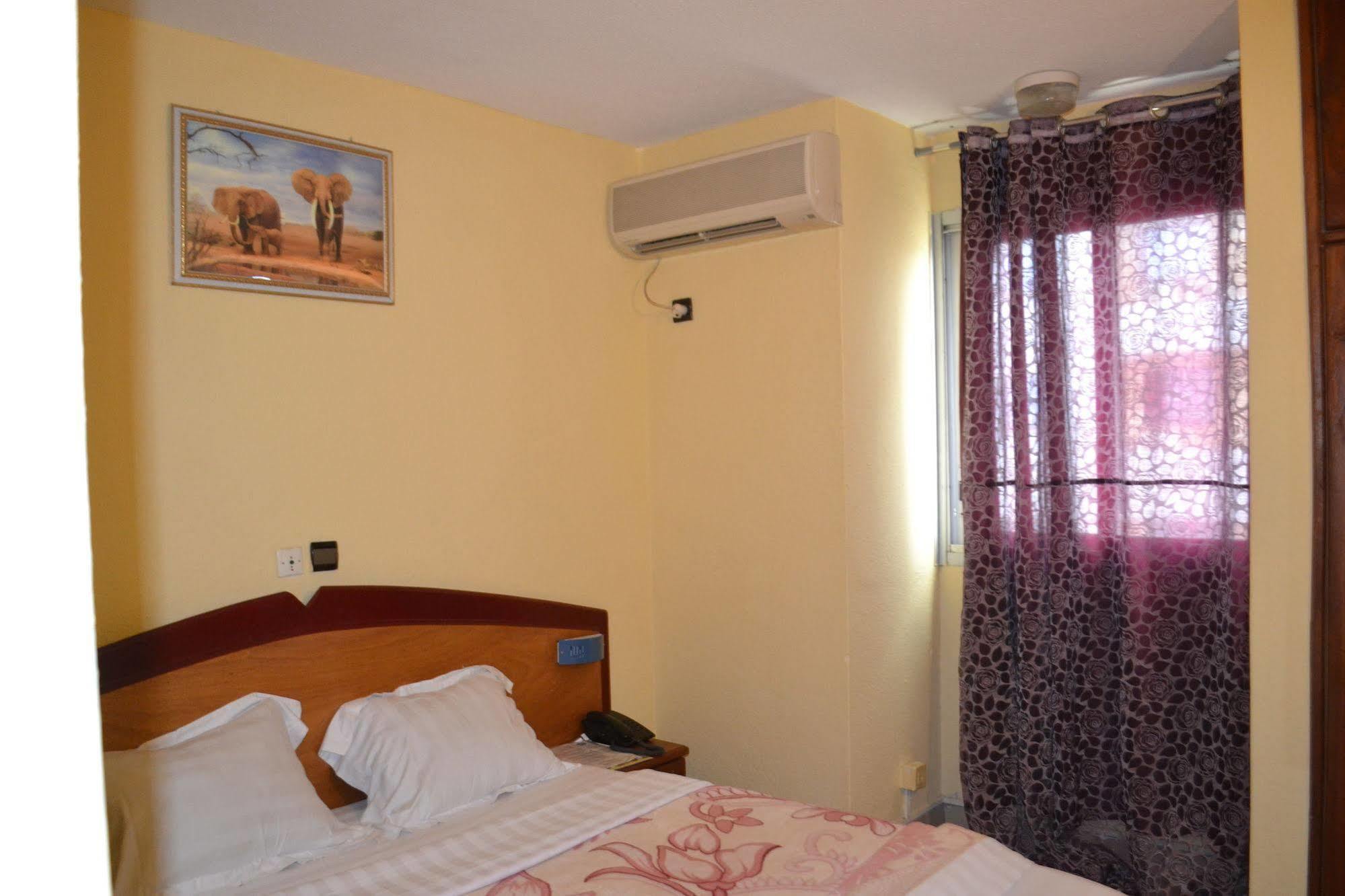 Hotel Akena City Bonabéri Extérieur photo