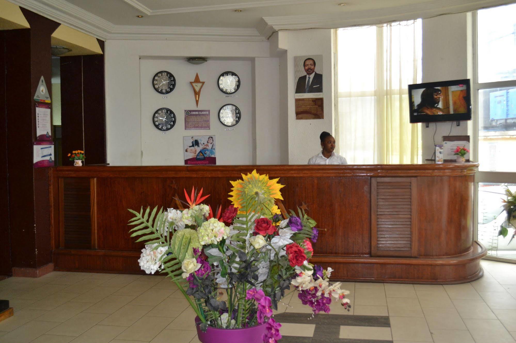 Hotel Akena City Bonabéri Extérieur photo