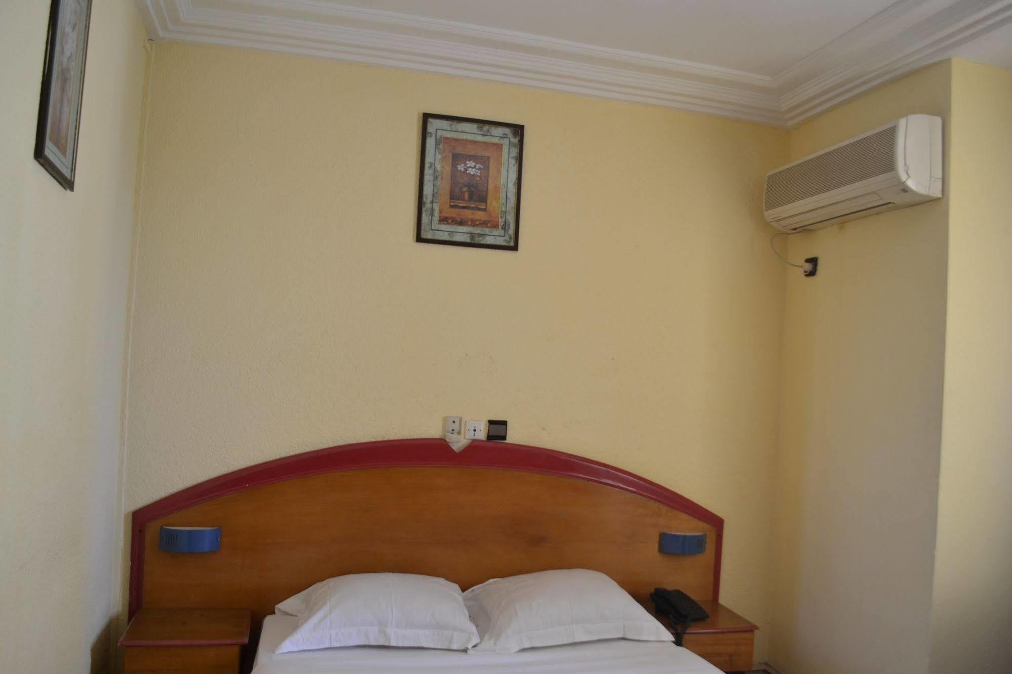 Hotel Akena City Bonabéri Extérieur photo